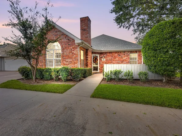 5251 Welden Ct, Fort Worth, TX 76132