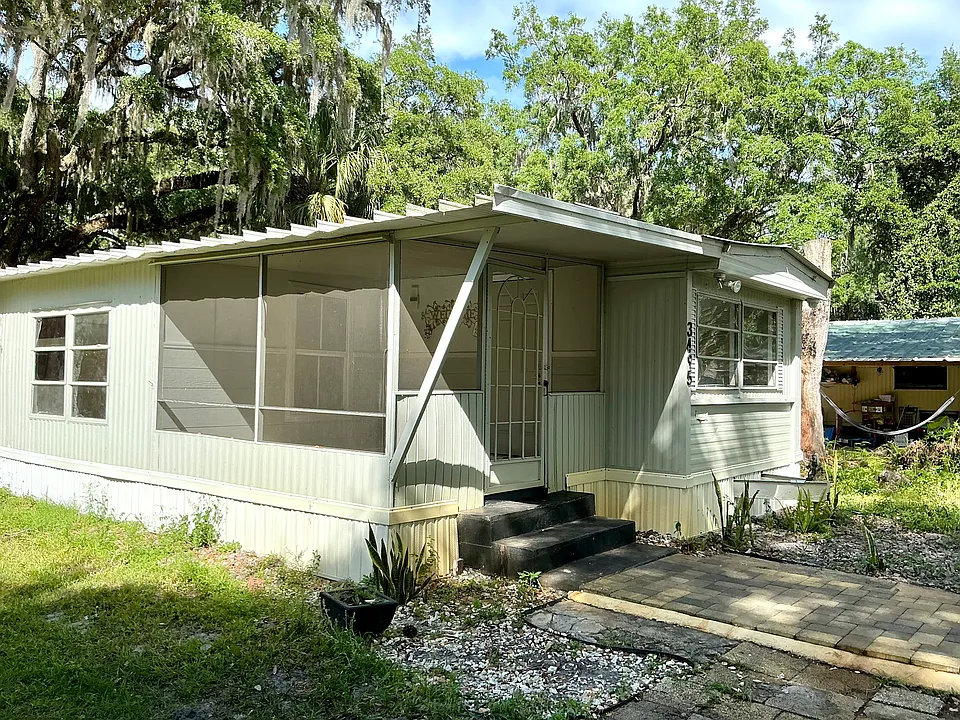 3495 Forest Dr