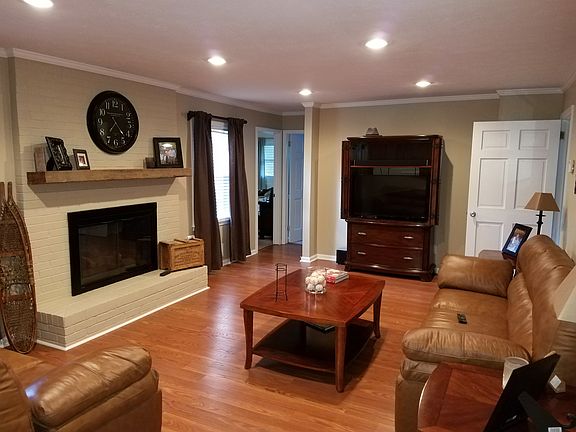 3rd image of 127 McKinley Dr