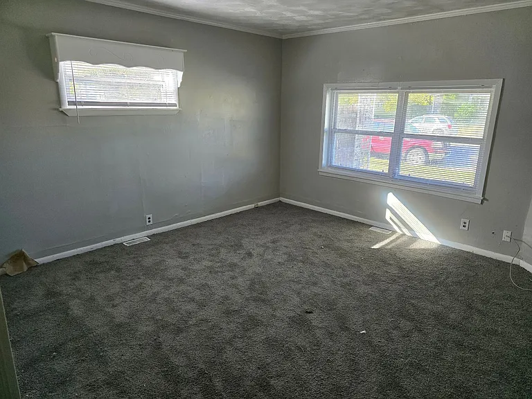 1521 & 1521 1/2 E Kirby Ave (AARC Management, LLC) — Photo 16