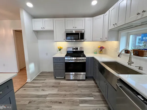 8851 Calvert St, Philadelphia, PA 19152