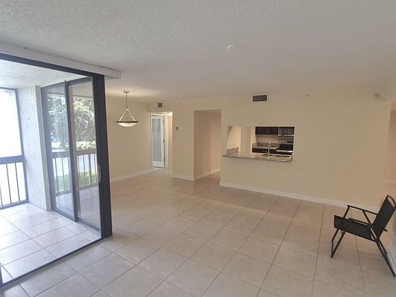 4th image of 820 Lavers Cir APT G409