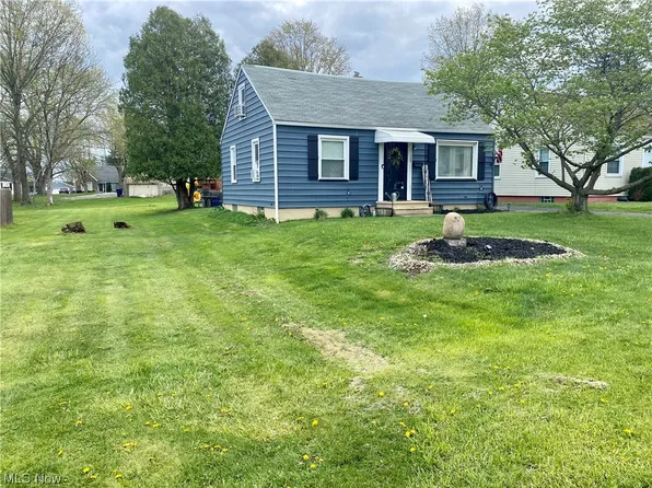 123 Caroline Ave, Hubbard, OH 44425