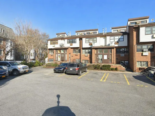120-11 Cove Court #89, College Point, NY 11356