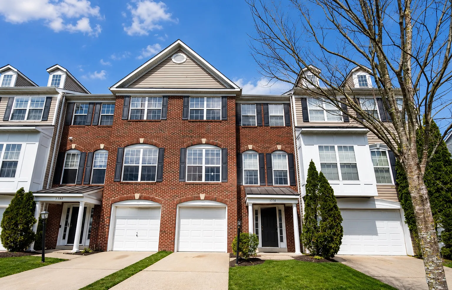 4 bed, 3.5 bath, 2802 sqft, $3,800 — Photo 1