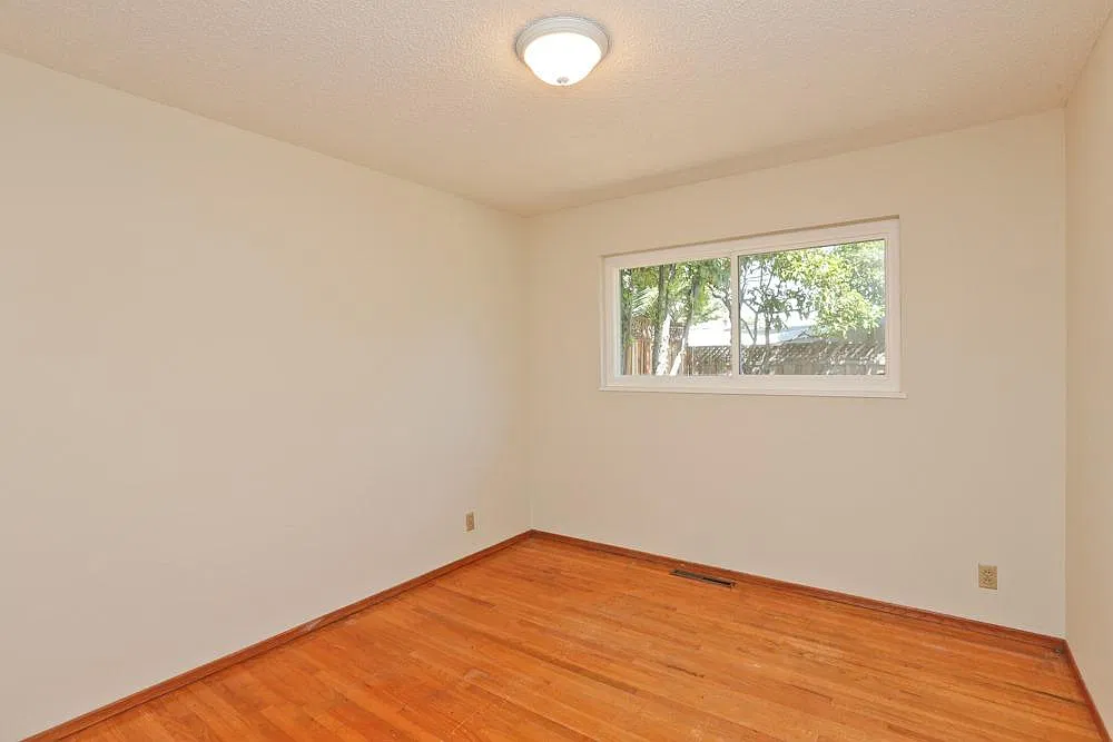 3 bed, 1550 sqft, $4,600 — Photo 2