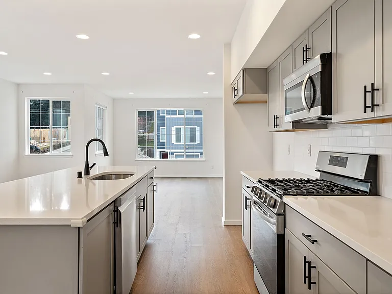 10002 Kings Landing Ave NW — Photo 12