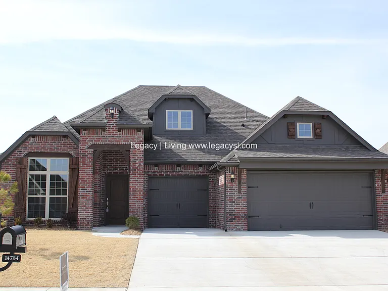 14734 S Urbana Ave — Photo 2
