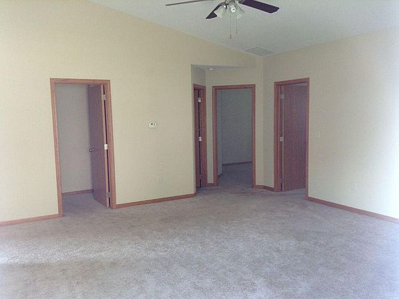2nd image of 1712 Clover Dr