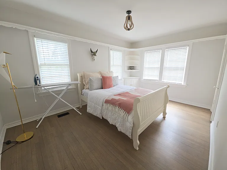 1107 Woodlawn Pl — Photo 6