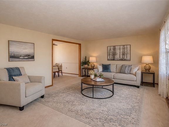 4th image of 229 Rosanna Ave