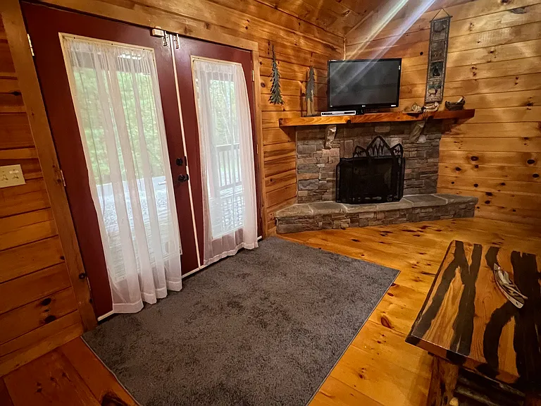 230 Laurelwood Cir — Photo 10