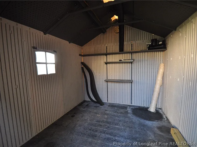 202 Thorncrest Dr — Photo 32