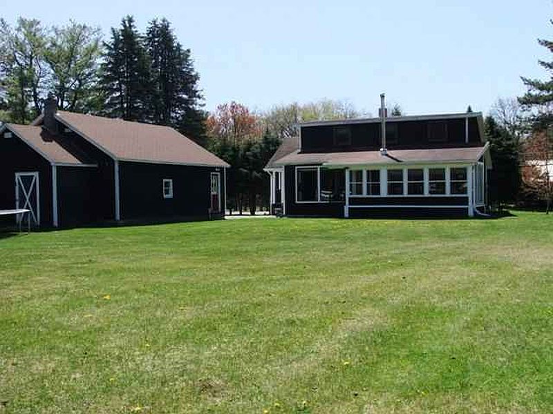 3rd image of 1063 W GALWAY Road