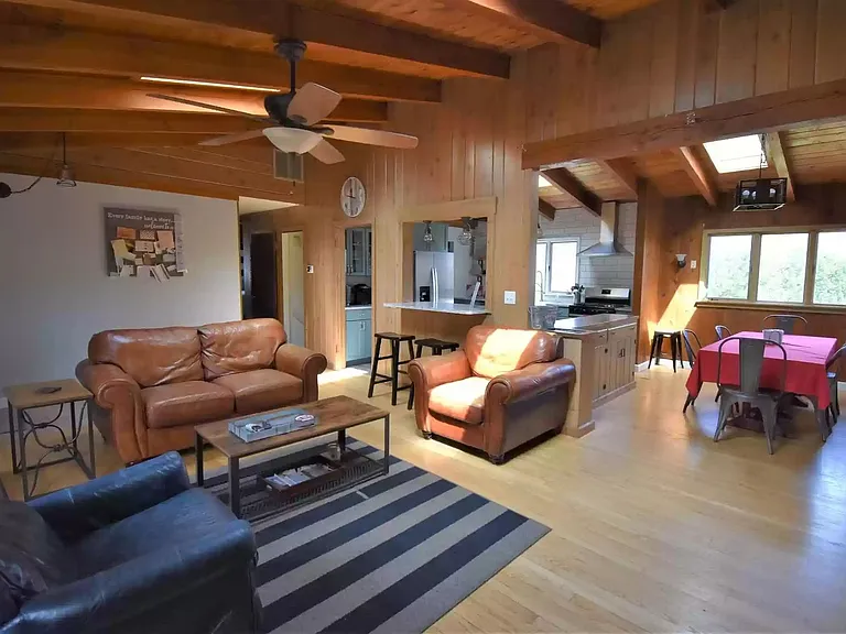 2621 E Edwards Row — Photo 6