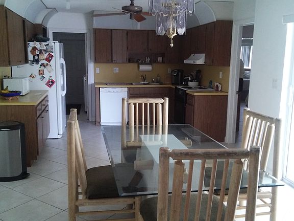 4th image of 340 Lake Dr