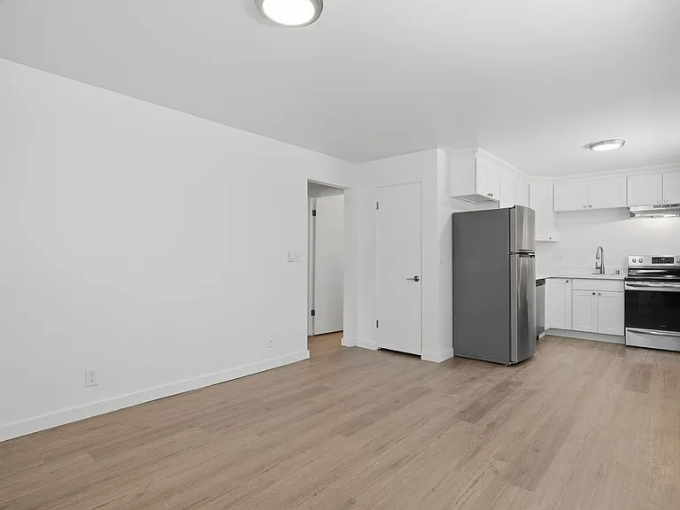Loyal Heights Apartments — Photo 8