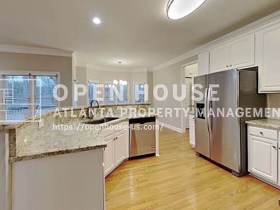 5th image of 3893 Lorien Way NW