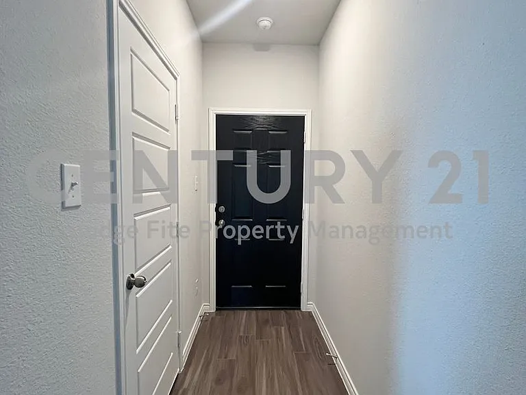 5021 Chital Dr — Photo 2