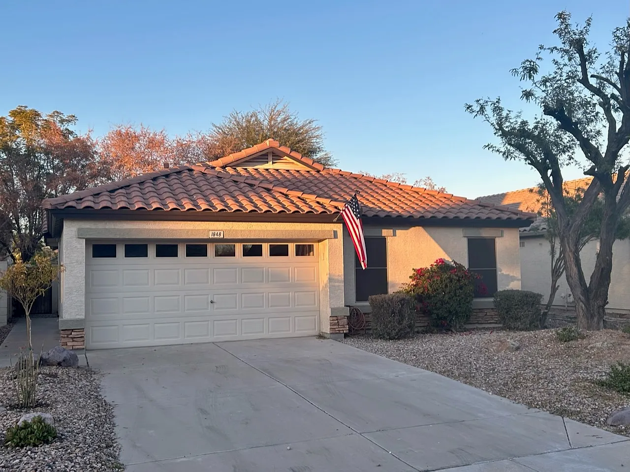 3 bed, 1309 sqft, $2,400 — Photo 1