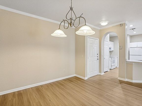 4th image of 860 N Orange Ave APT 352