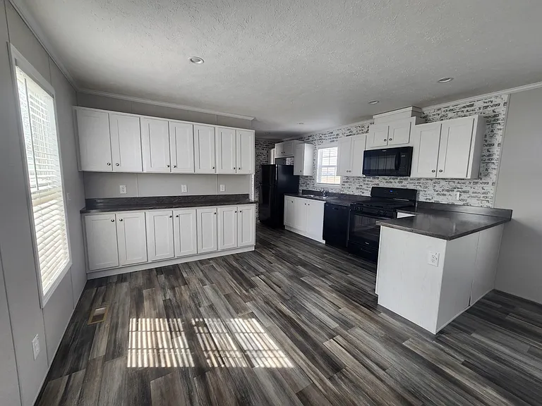 327 Loden Dr — Photo 3
