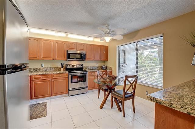 1st image of 5673 Fairway Park Dr