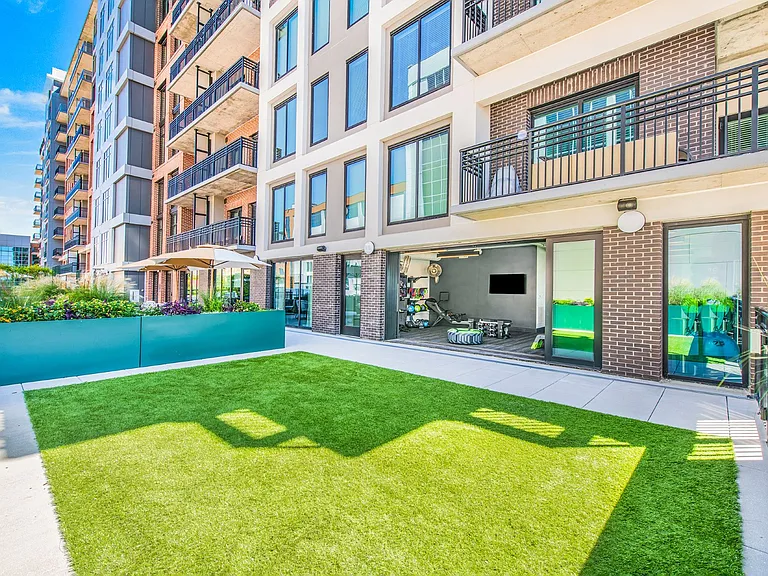 Deca Camperdown Apartments — Photo 26