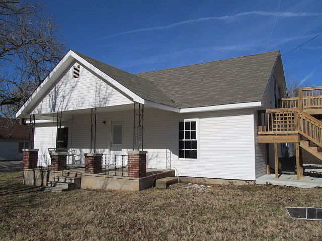1st image of 942 Cumberland Dr