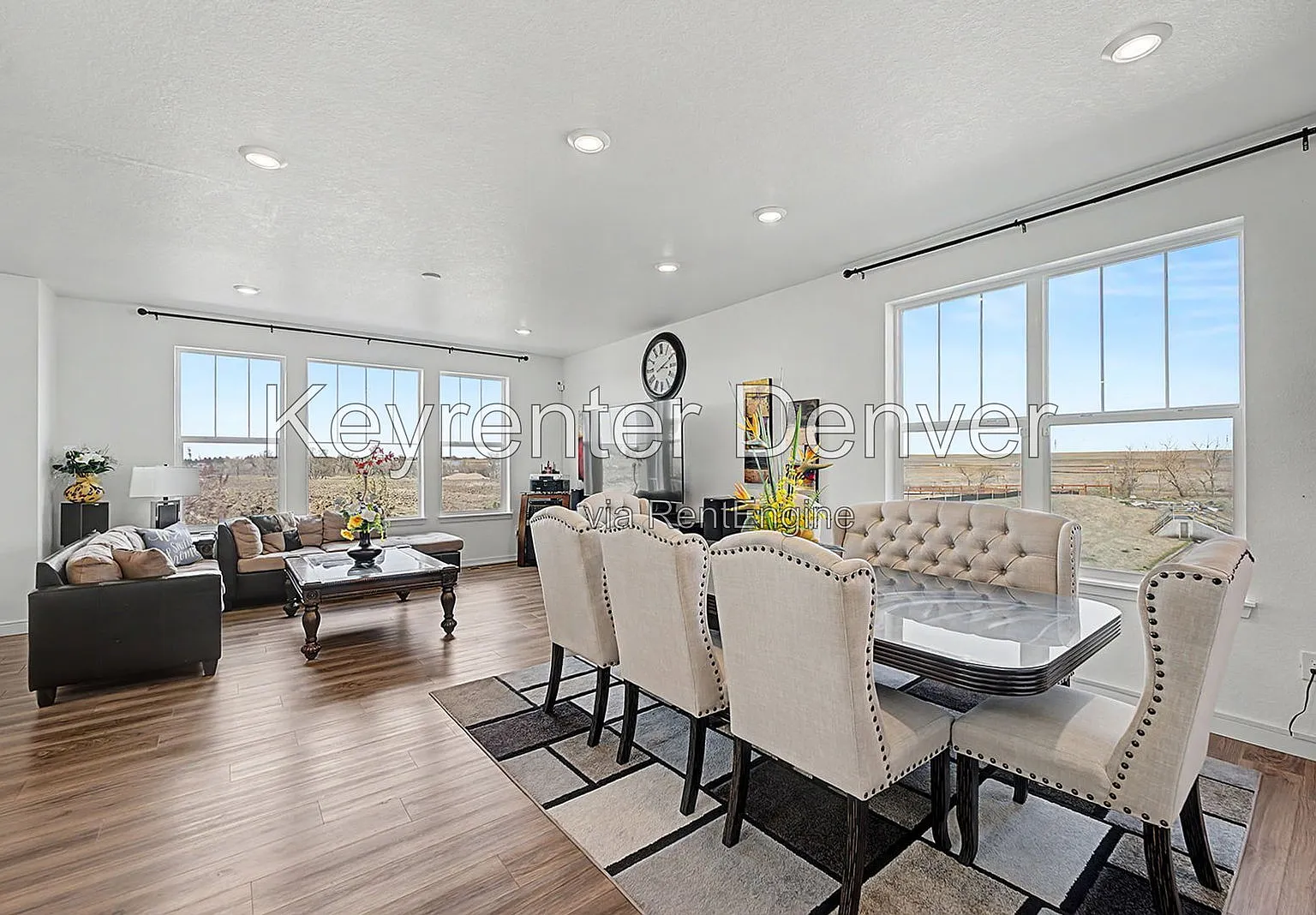 4 bed, 2.5 bath, 2422 sqft, $3,500 — Photo 3