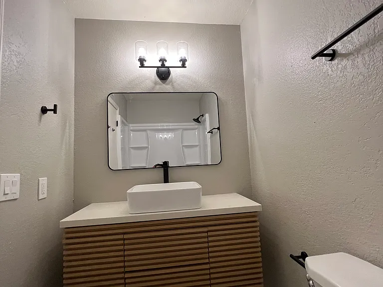 2851 E Capri Cir — Photo 13
