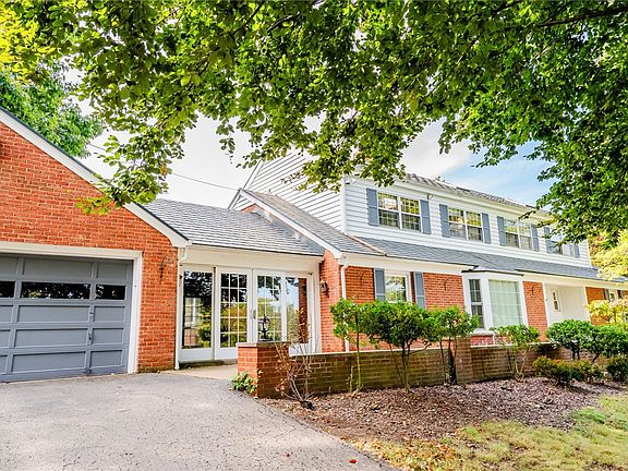 2nd image of 565 Morningstar Dr