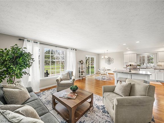 5th image of 16130 Lucky Bell Ln