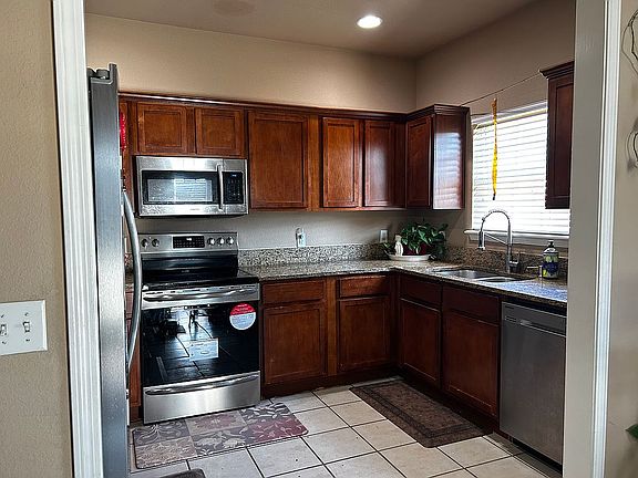 5th image of 3207 SW Deerfield Blvd