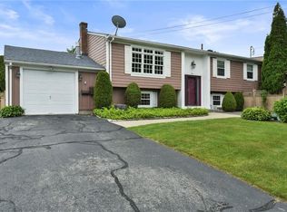 1 Woodcrest Dr, Johnston, RI 02919