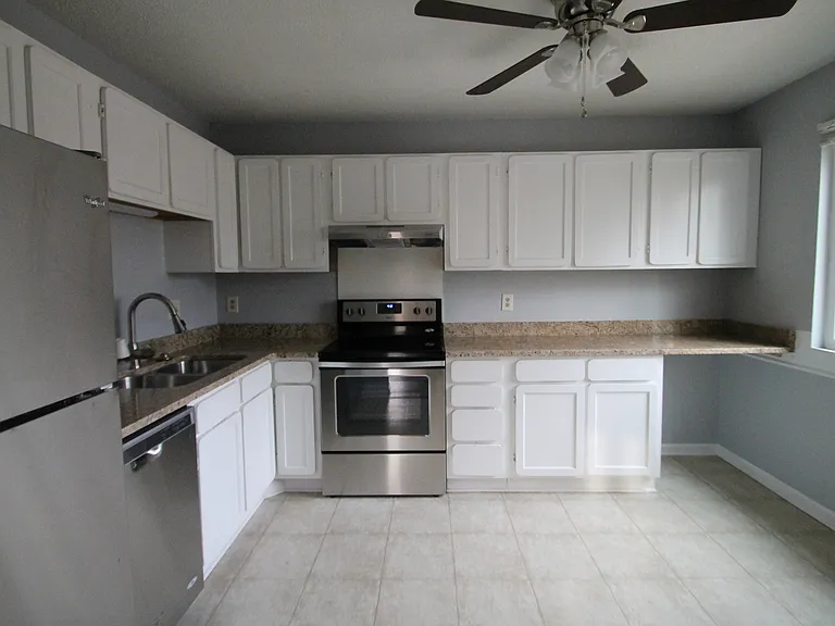 1478 Riverwood Ct — Photo 4
