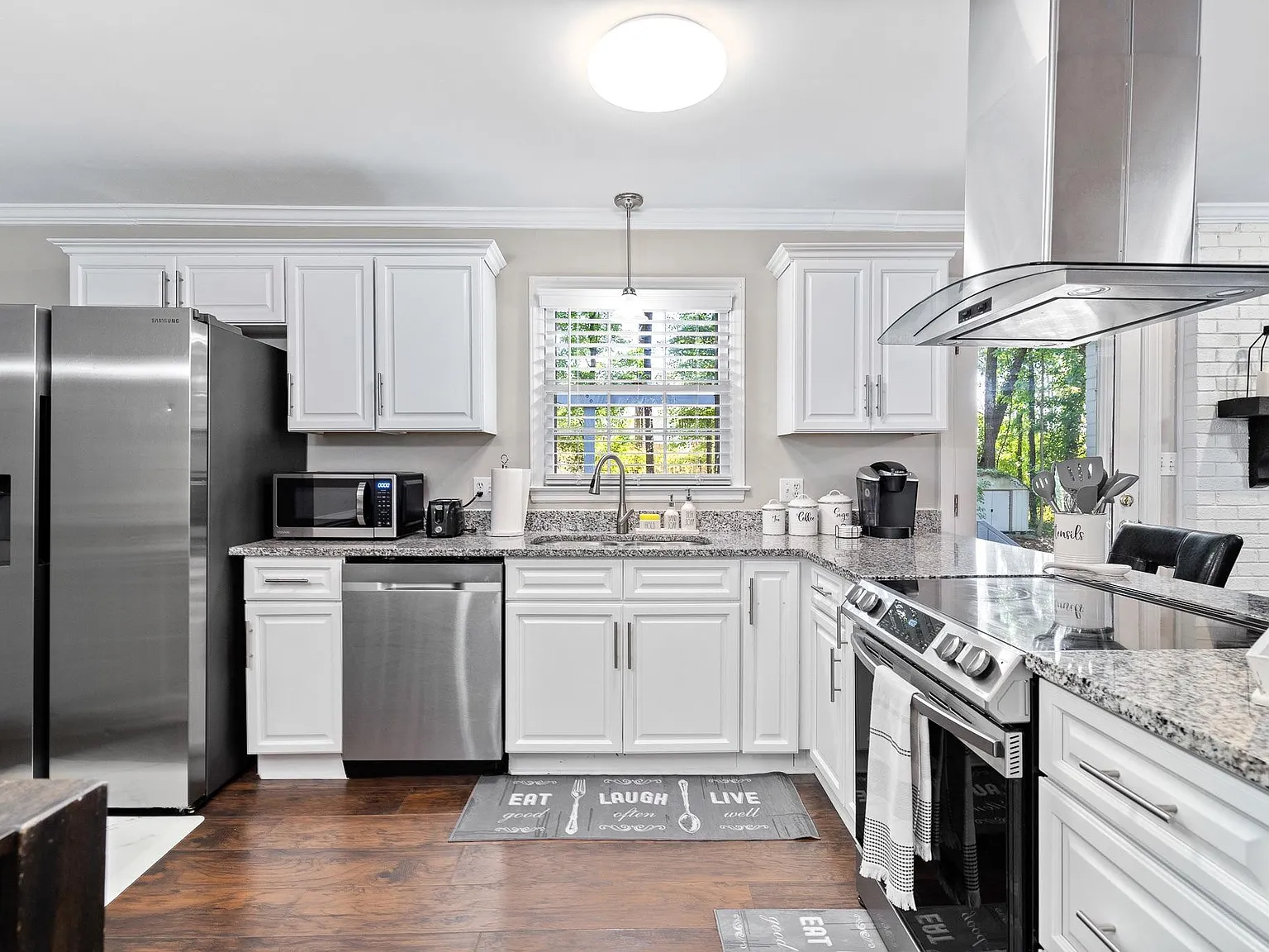 4 bed, 2.0 bath, 1445 sqft, $1,308 — Photo 3