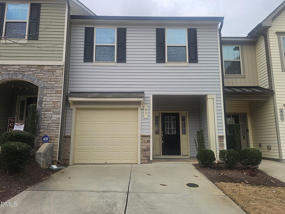 1st image of 41 Hawkstone Dr