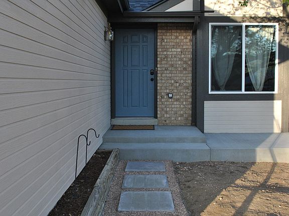 3rd image of 2204 S Eldridge Ct
