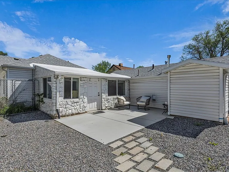 1559 W Shelley Ave — Photo 13