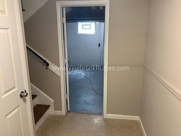 3rd image of 11717 Fuller Ave