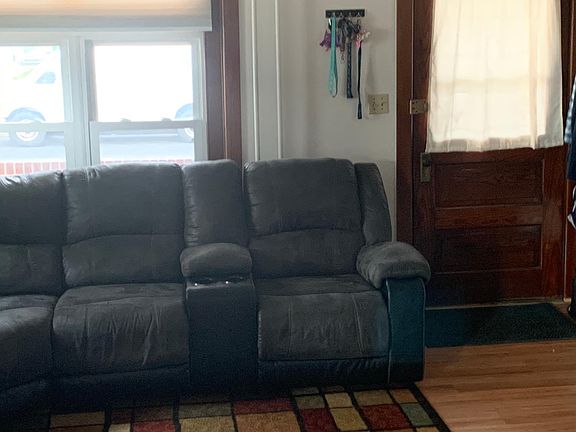 5th image of 460 E 10th St