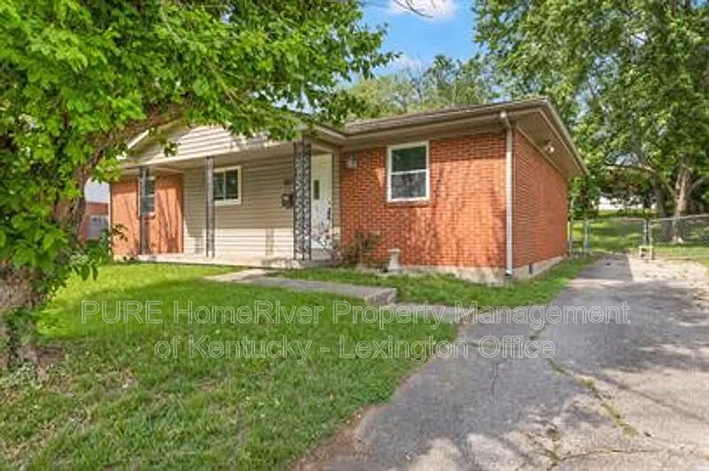 3 bed, 2.0 bath, 1059 sqft, $1,595 — Photo 3