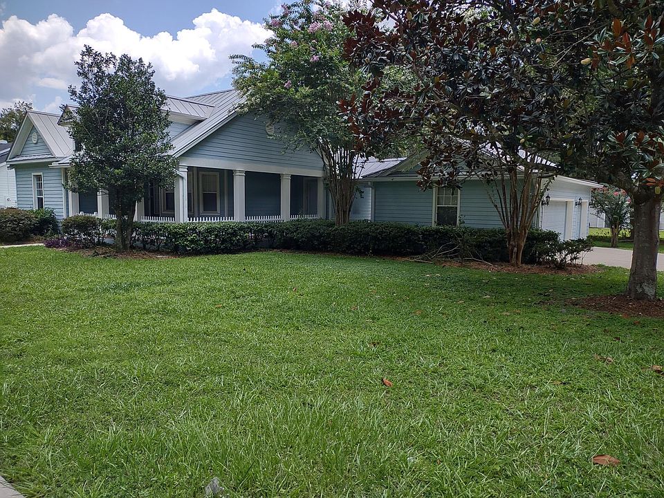 Large Exterior Corner Lot