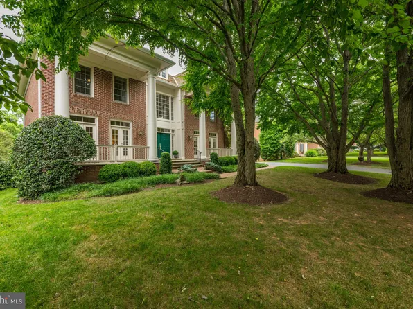 9317 Crimson Leaf Ter, Rockville, MD 20854