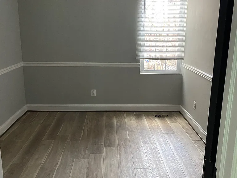 1233 N Luzerne Ave — Photo 12