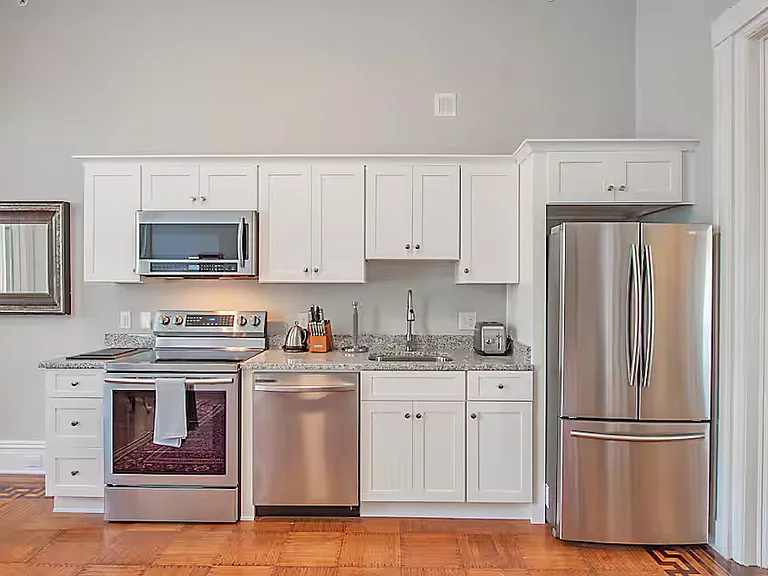 18 W Franklin St #1 — Photo 7