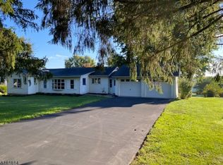 10 N Terrace Rd, Columbia, NJ 07832