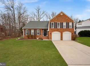21 Lipscomb Ct, Sterling, VA 20165