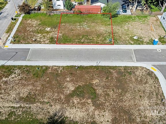 3rd image of 3019 N Water Run Ln